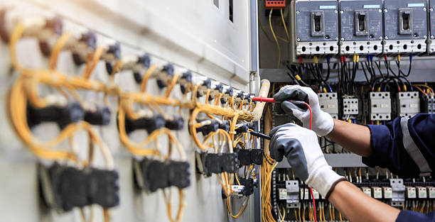 Professional Electrician technician working in Yorktown, IN